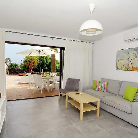 Апартаменты Comfortable In Puerto Del Carmen With Swimming Pool Пуэрто дель Кармен